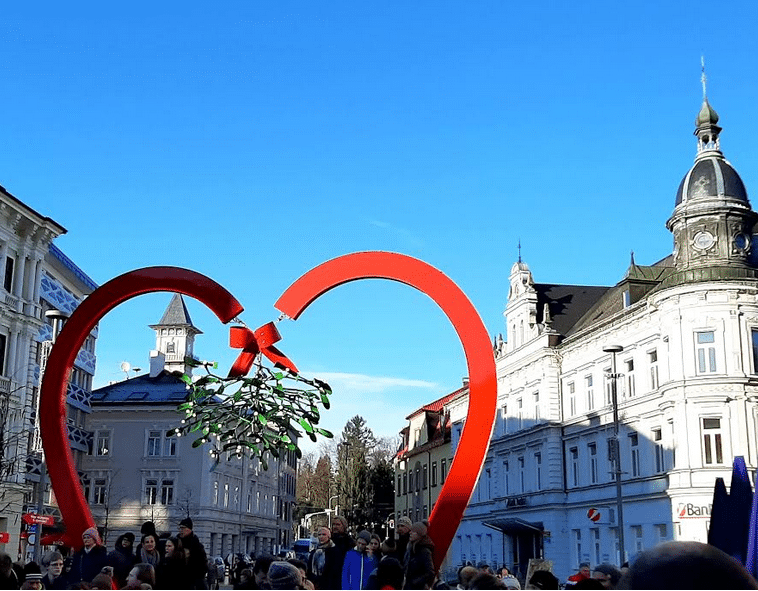 Villach kauft beliebtes Deko-Herz an